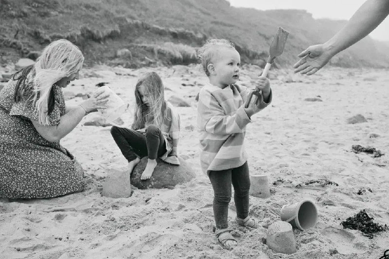 Beach family photoshoot whitle bay sea fog fret